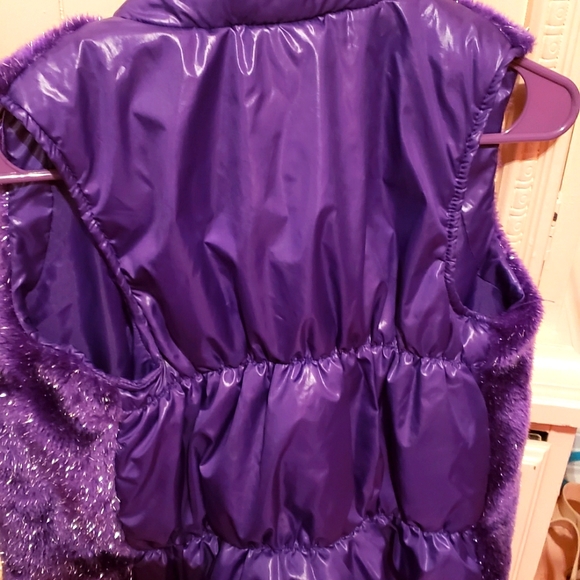 Girls purple vest size 14/16 - Picture 2 of 3
